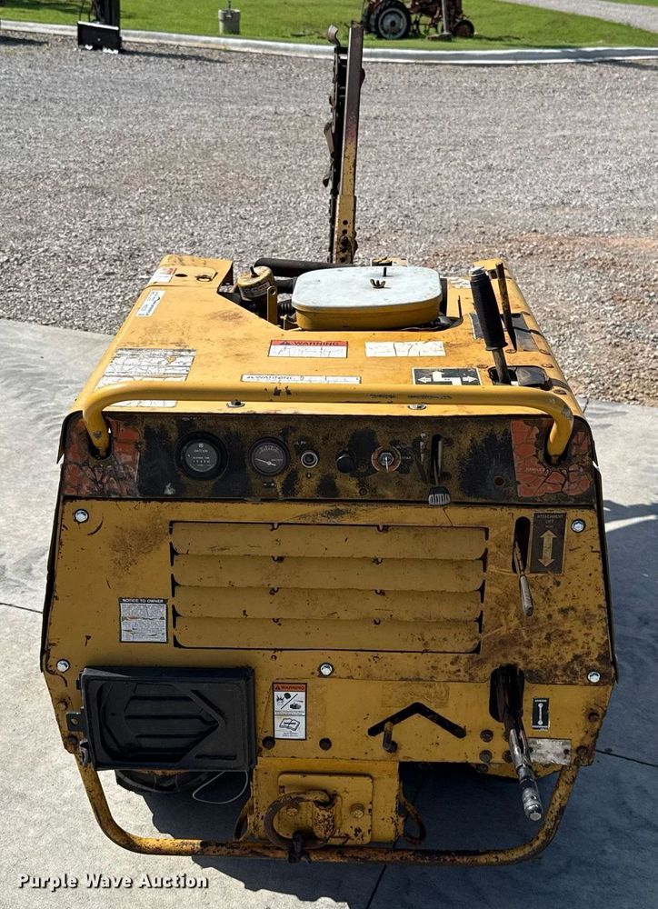 image for item HI9335 2001 Vermeer V1550 trencher