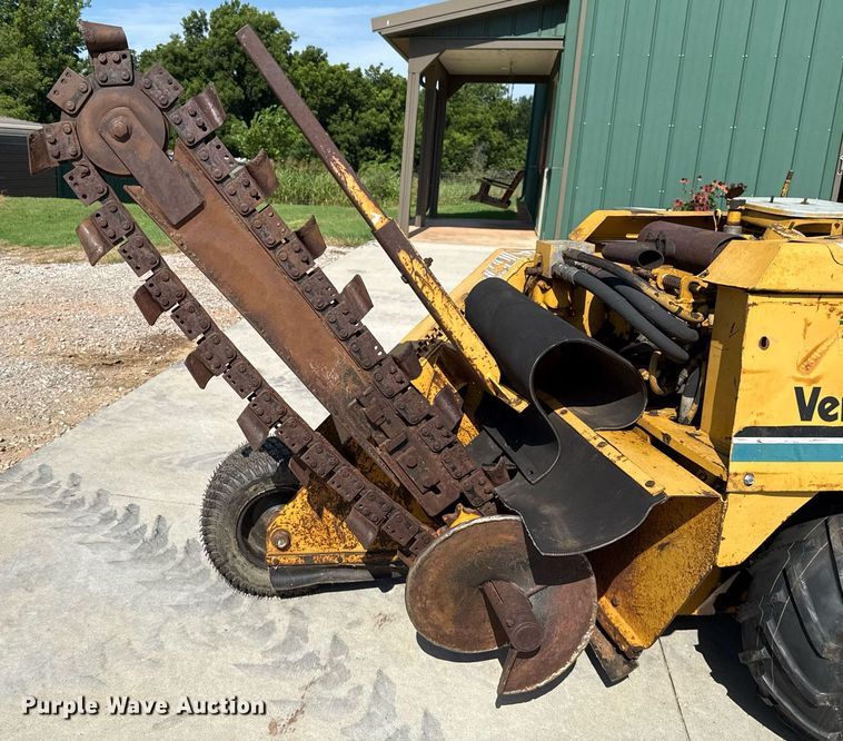 image for item HI9335 2001 Vermeer V1550 trencher