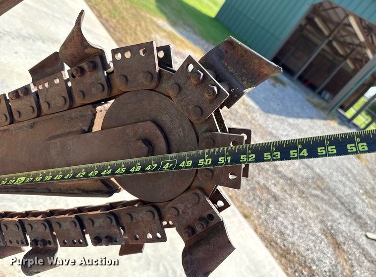 image for item HI9335 2001 Vermeer V1550 trencher