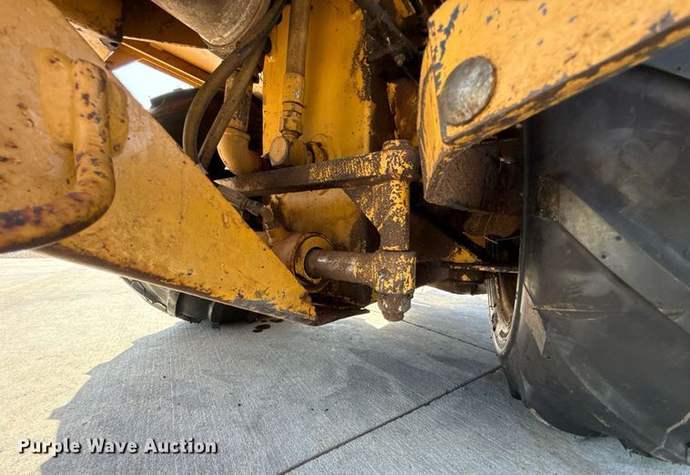 image for item HI9335 2001 Vermeer V1550 trencher