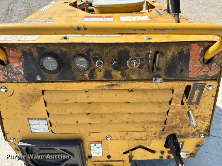 image for item HI9335 2001 Vermeer V1550 trencher