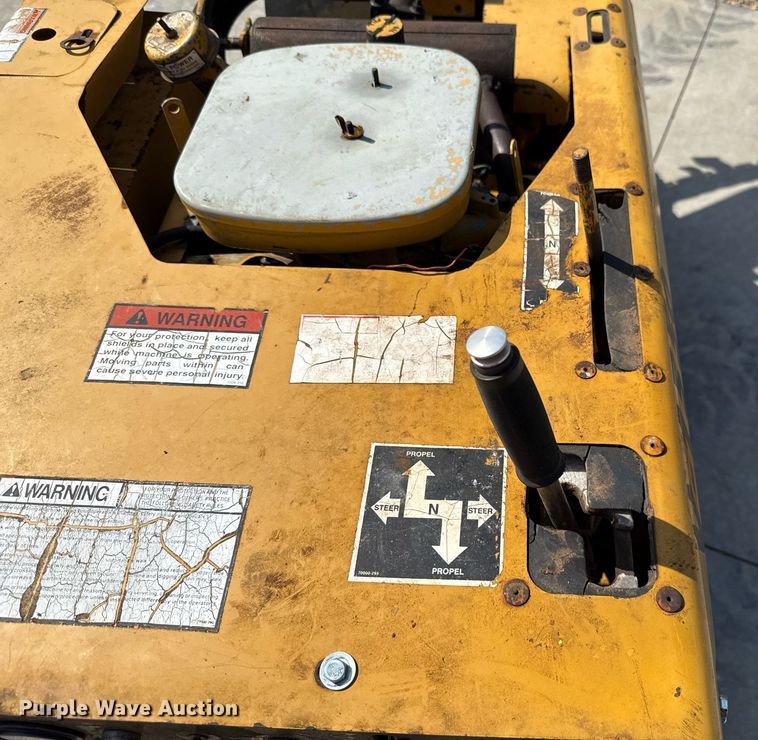 image for item HI9335 2001 Vermeer V1550 trencher