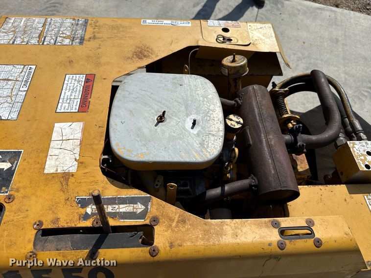 image for item HI9335 2001 Vermeer V1550 trencher