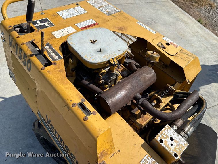 image for item HI9335 2001 Vermeer V1550 trencher