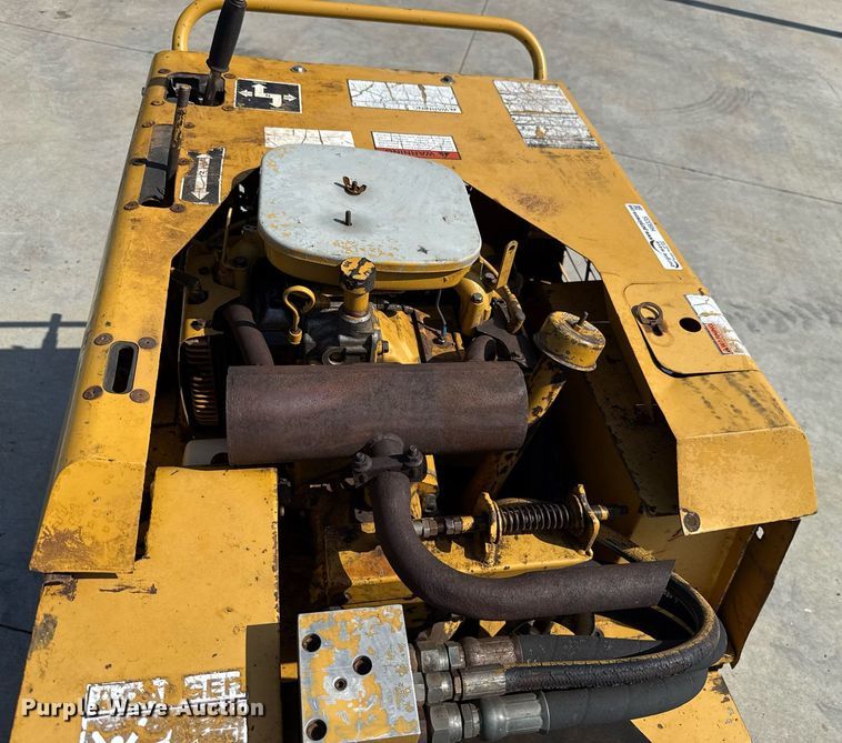 image for item HI9335 2001 Vermeer V1550 trencher