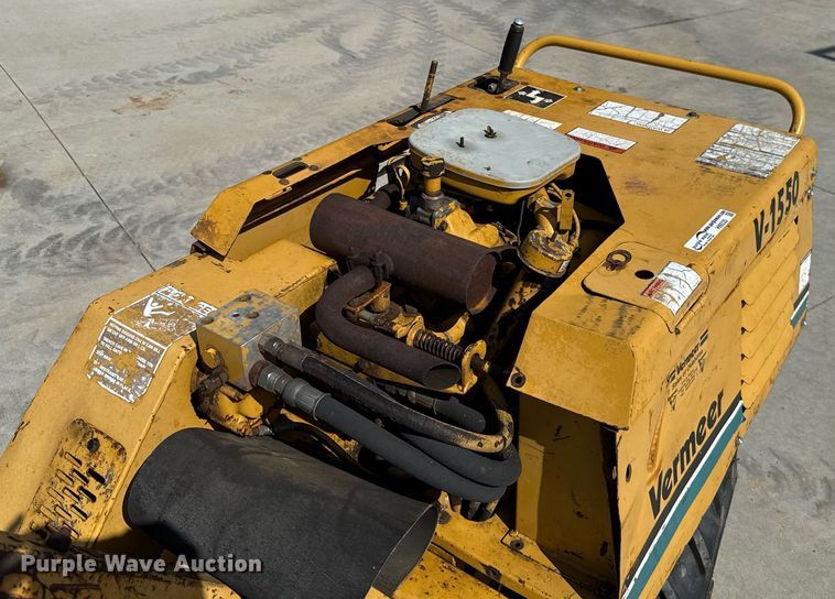 image for item HI9335 2001 Vermeer V1550 trencher