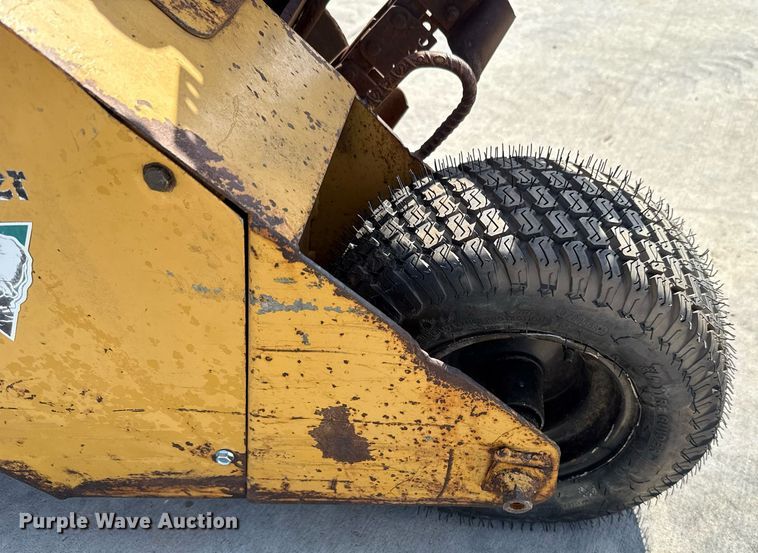 image for item HI9335 2001 Vermeer V1550 trencher