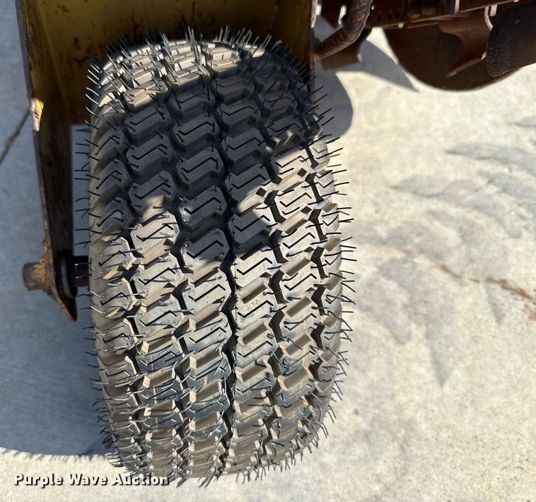 image for item HI9335 2001 Vermeer V1550 trencher