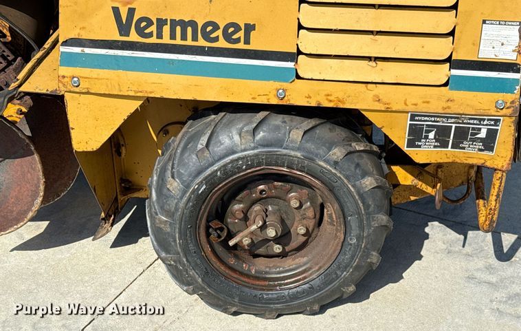 image for item HI9335 2001 Vermeer V1550 trencher