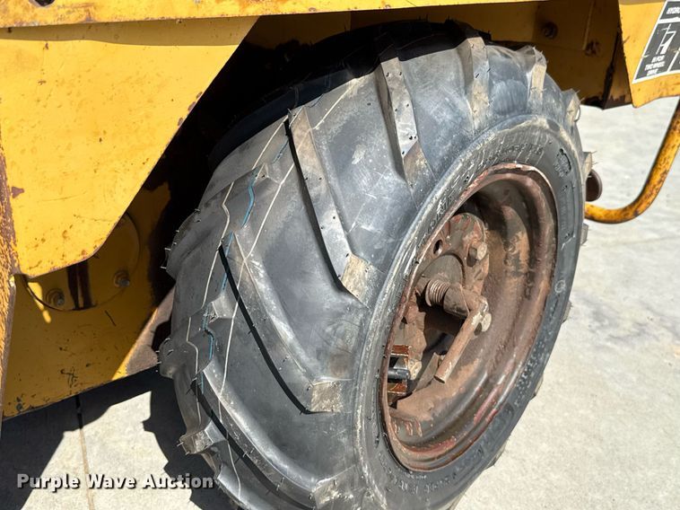 image for item HI9335 2001 Vermeer V1550 trencher