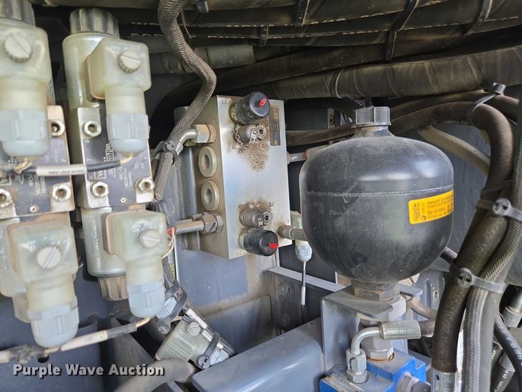 image for item YA0630 2022 Vogele Super 2000-3i paver