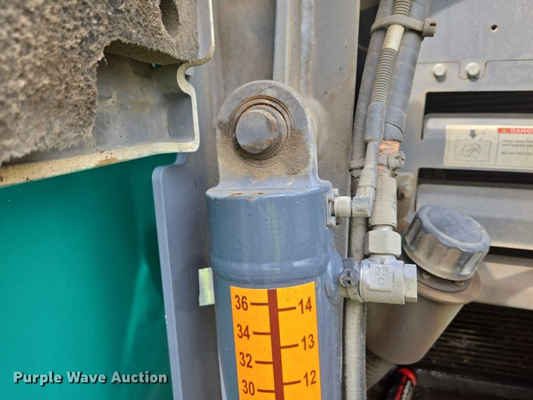 image for item YA0630 2022 Vogele Super 2000-3i paver