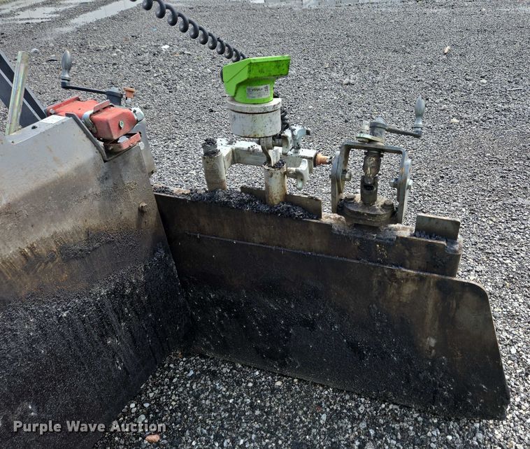 image for item YA0630 2022 Vogele Super 2000-3i paver