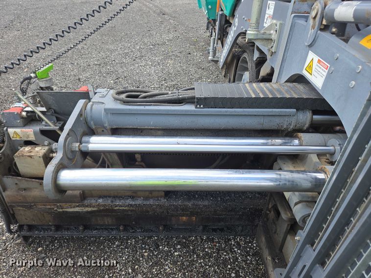 image for item YA0630 2022 Vogele Super 2000-3i paver