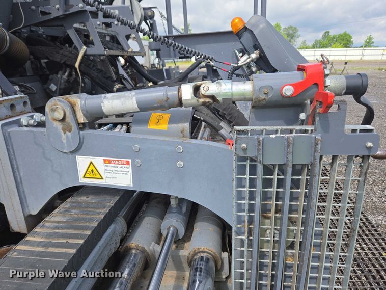 image for item YA0630 2022 Vogele Super 2000-3i paver