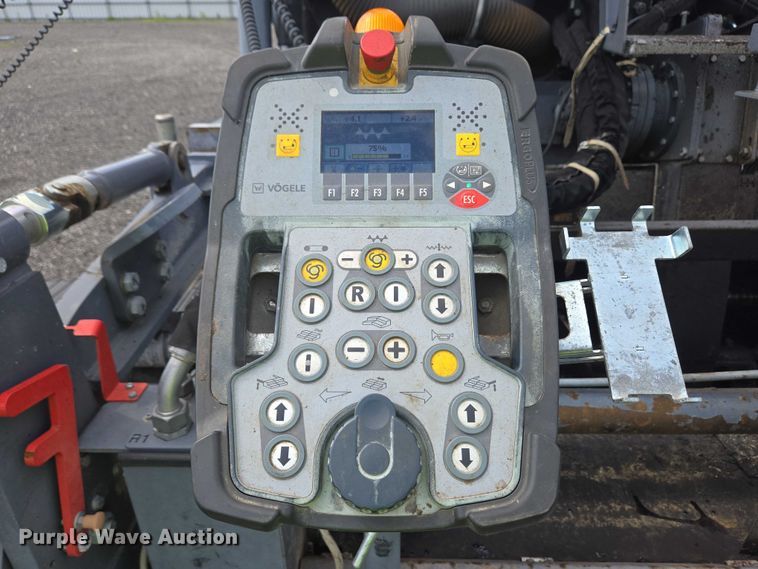 image for item YA0630 2022 Vogele Super 2000-3i paver