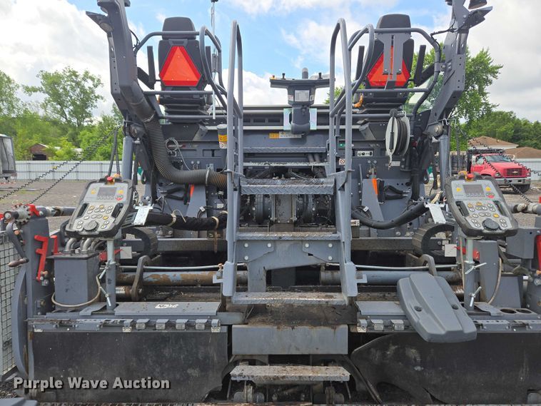 image for item YA0630 2022 Vogele Super 2000-3i paver