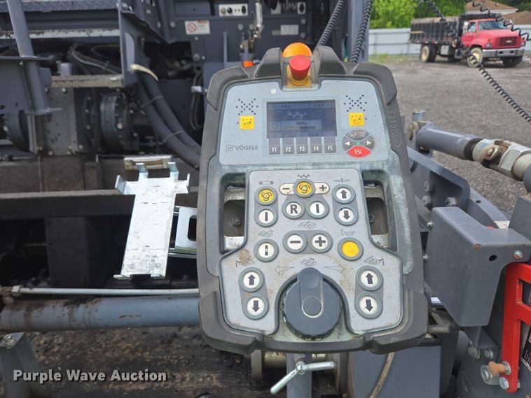 image for item YA0630 2022 Vogele Super 2000-3i paver