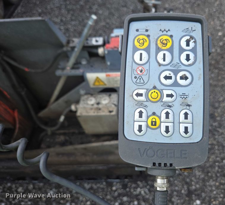 image for item YA0630 2022 Vogele Super 2000-3i paver