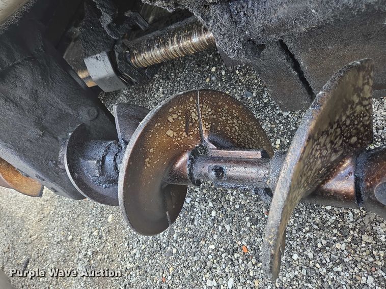 image for item YA0630 2022 Vogele Super 2000-3i paver