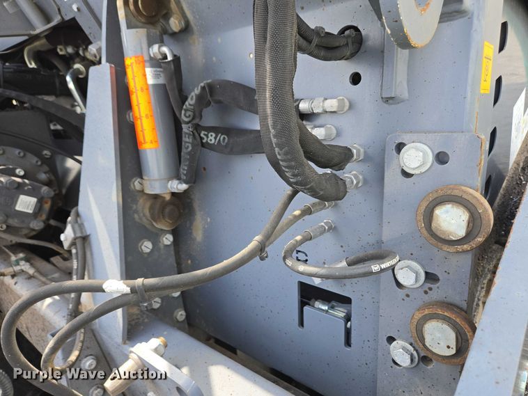 image for item YA0630 2022 Vogele Super 2000-3i paver