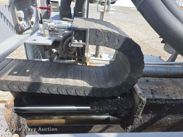 image for item YA0630 2022 Vogele Super 2000-3i paver