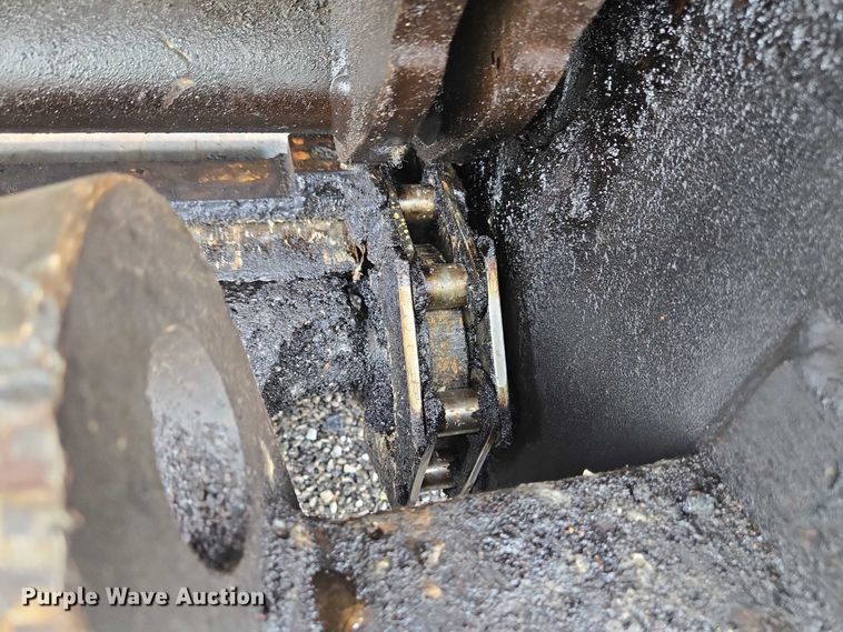 image for item YA0630 2022 Vogele Super 2000-3i paver