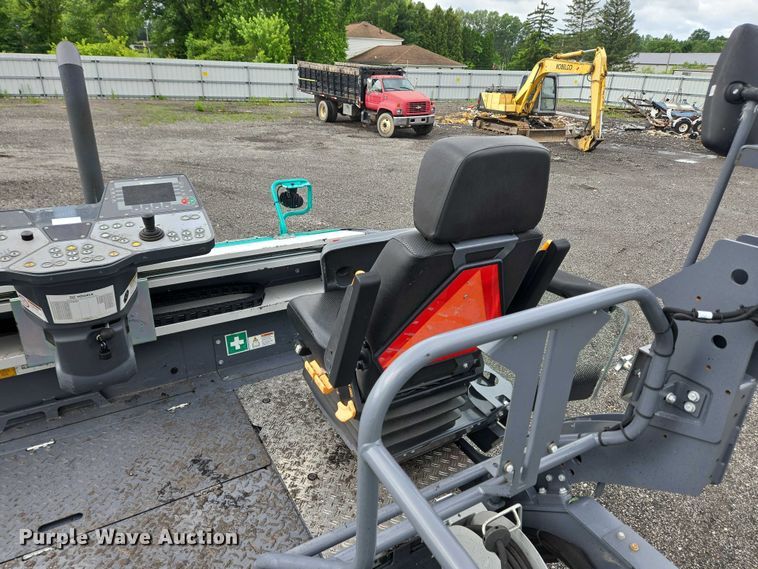 image for item YA0630 2022 Vogele Super 2000-3i paver