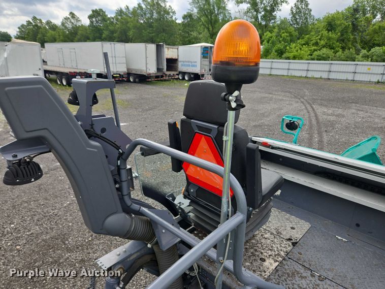 image for item YA0630 2022 Vogele Super 2000-3i paver