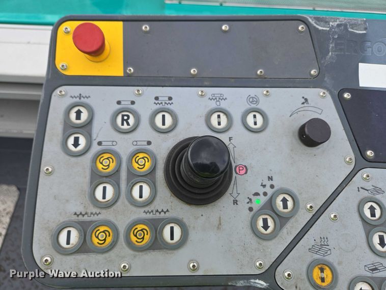 image for item YA0630 2022 Vogele Super 2000-3i paver