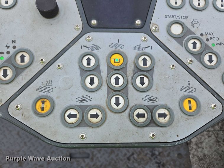 image for item YA0630 2022 Vogele Super 2000-3i paver