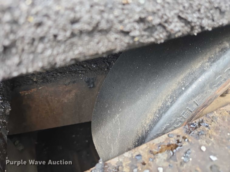 image for item YA0630 2022 Vogele Super 2000-3i paver