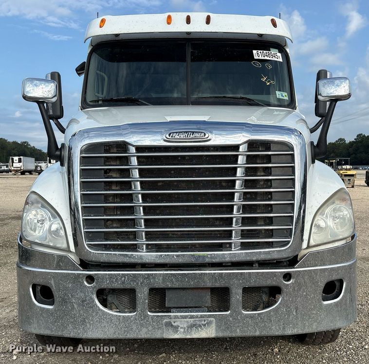 image for item YA0649 2012 Freightliner Cascadia 125 dump truck
