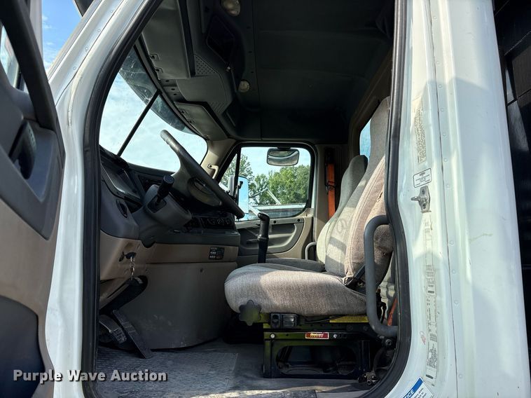 image for item YA0649 2012 Freightliner Cascadia 125 dump truck