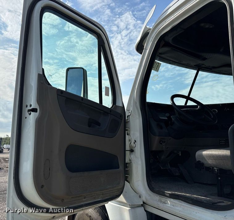 image for item YA0649 2012 Freightliner Cascadia 125 dump truck