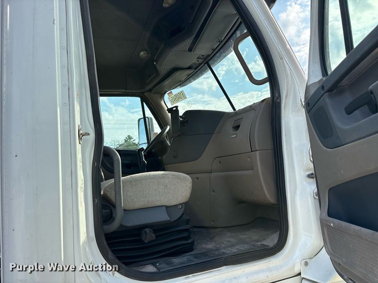 image for item YA0649 2012 Freightliner Cascadia 125 dump truck