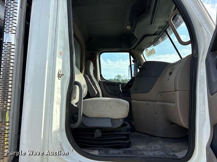 image for item YA0649 2012 Freightliner Cascadia 125 dump truck