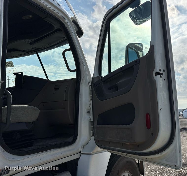 image for item YA0649 2012 Freightliner Cascadia 125 dump truck