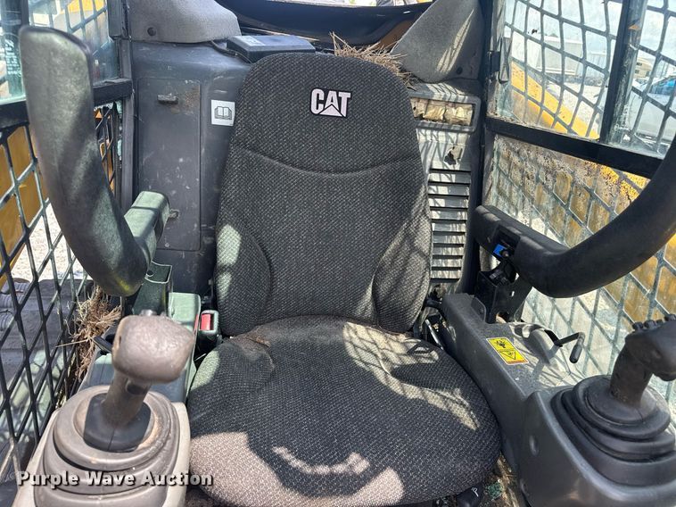 image for item YA0682 2019 Caterpillar 299D2 XHP tracked skid steer loader