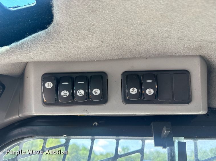 image for item YA0682 2019 Caterpillar 299D2 XHP tracked skid steer loader