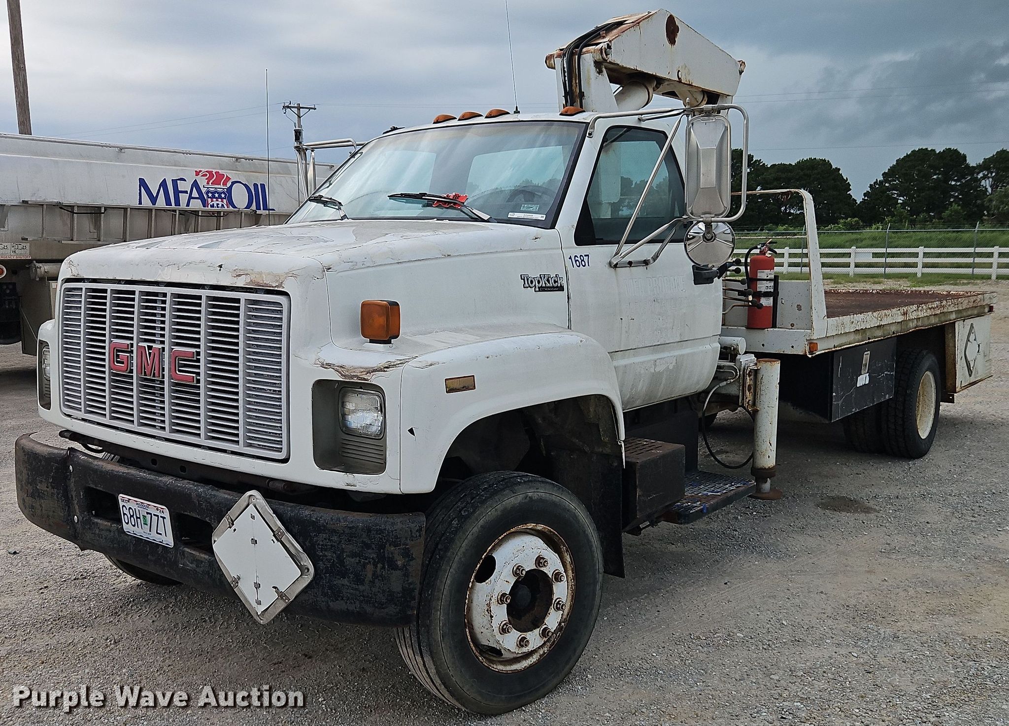 1992 GMC Topkick C5500 crane truck in Nevada, MO | Item