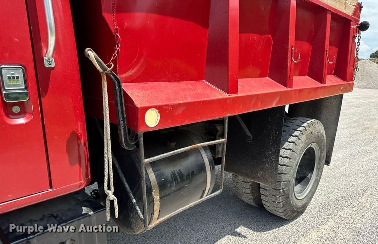 image for item DI9256 1982 International 1954 dump truck