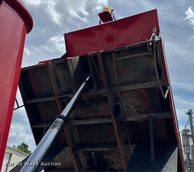 image for item DI9256 1982 International 1954 dump truck