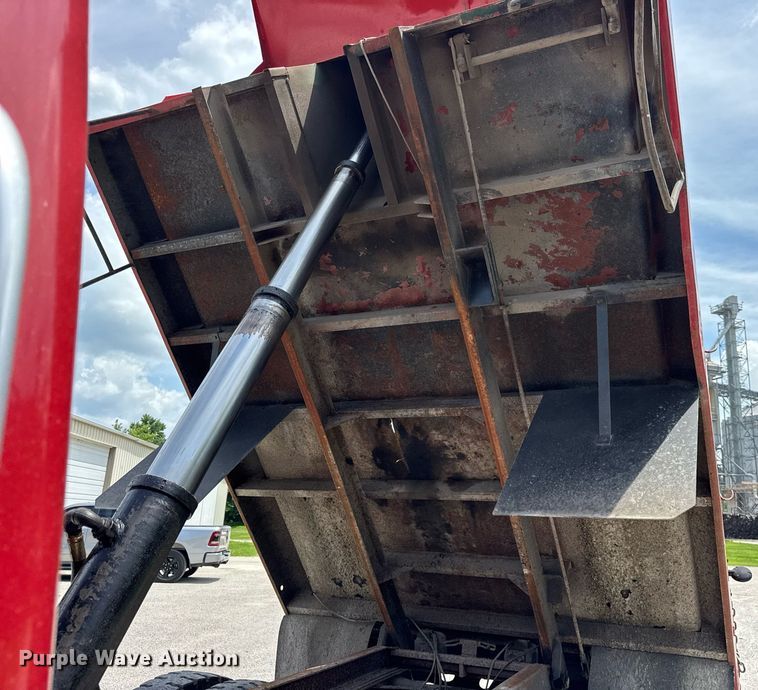 image for item DI9256 1982 International 1954 dump truck