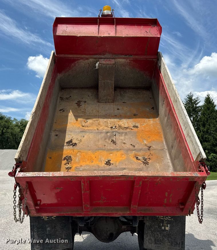 image for item DI9256 1982 International 1954 dump truck