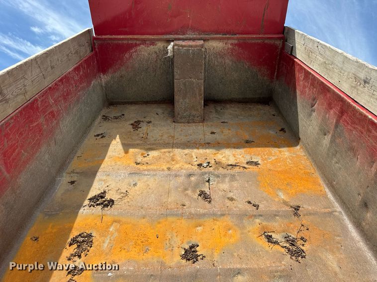 image for item DI9256 1982 International 1954 dump truck
