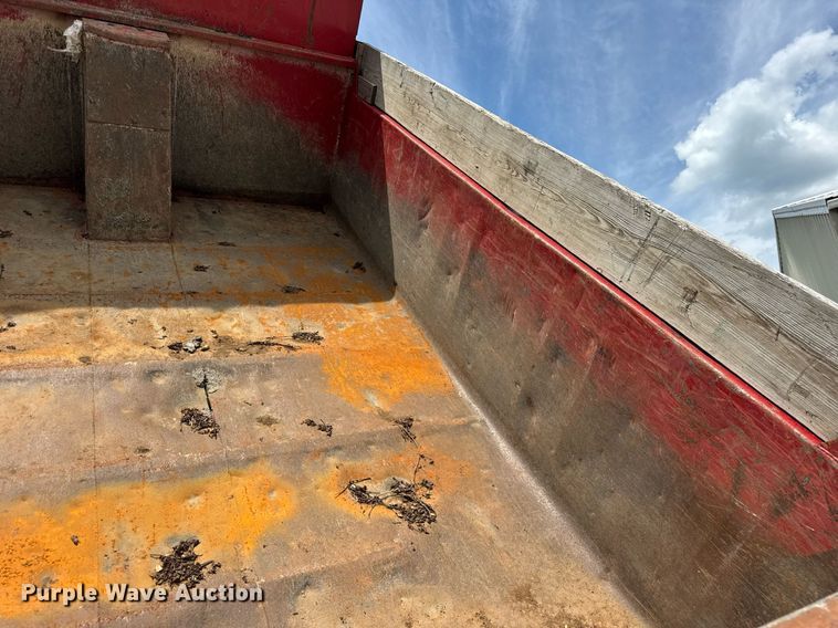 image for item DI9256 1982 International 1954 dump truck