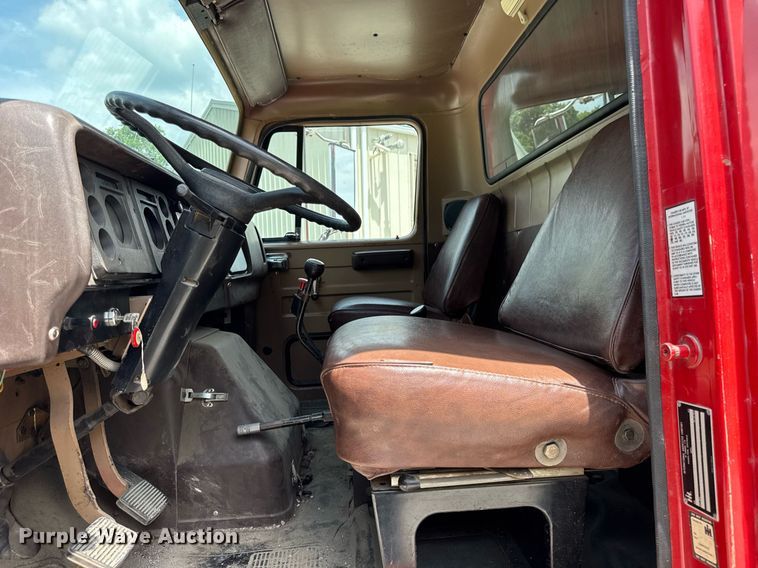 image for item DI9256 1982 International 1954 dump truck