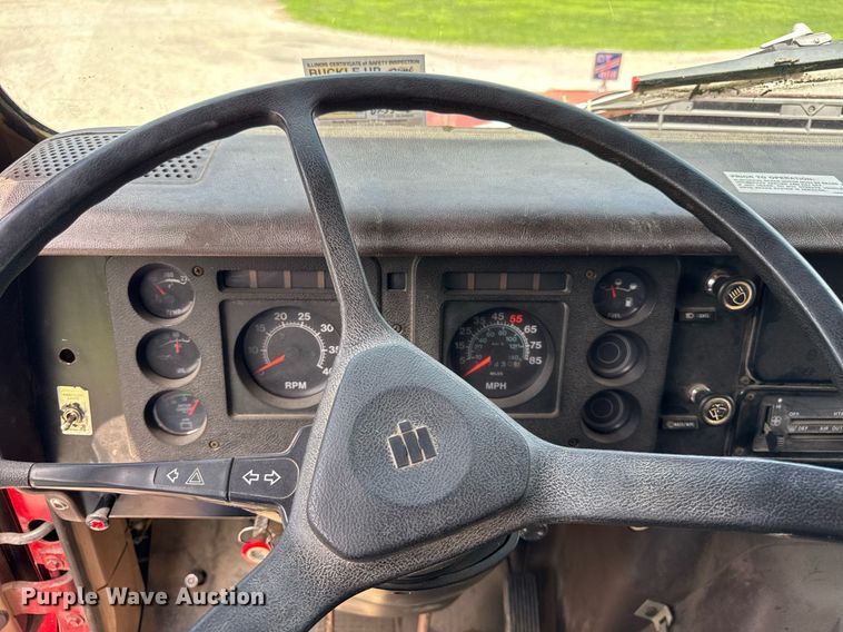 image for item DI9256 1982 International 1954 dump truck