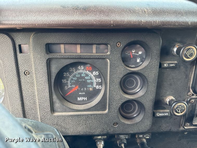 image for item DI9256 1982 International 1954 dump truck